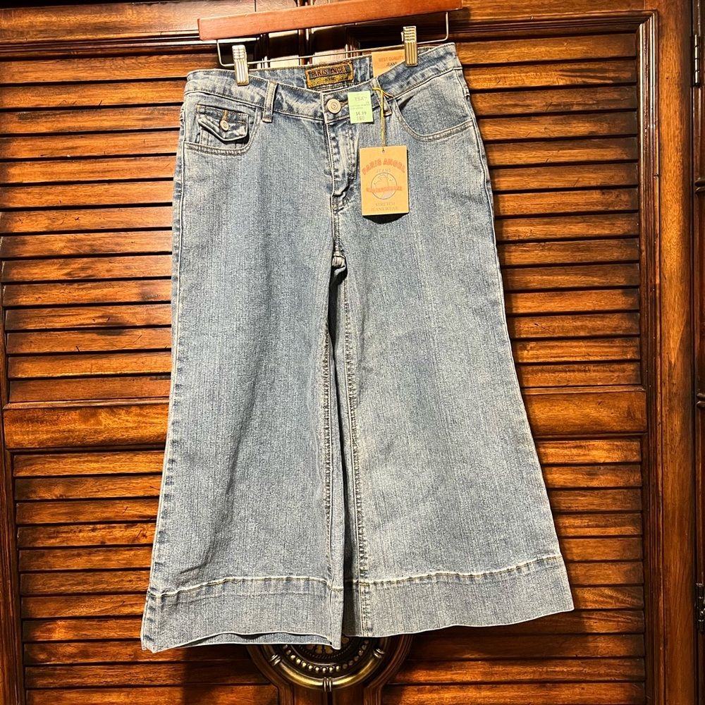 NWT Paris Angel Cropped Wide Leg Jeans
Size Juniors 11/12